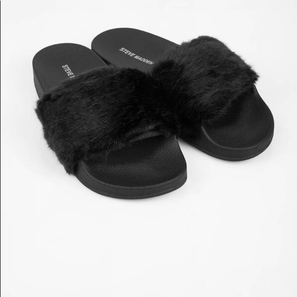 Steve Madden soft furry slides